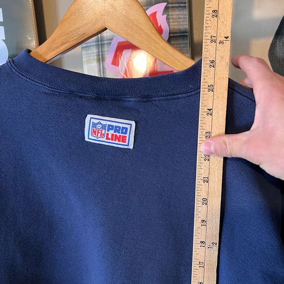 Men’s NFL Denver Broncos Crewneck - Picture 7 of 8